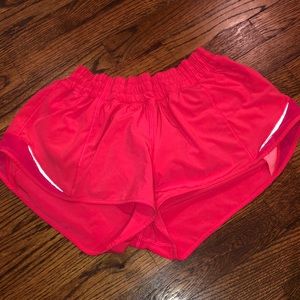 Lulu lemon hottie hot shorts/size 10/hot pink/2.5”